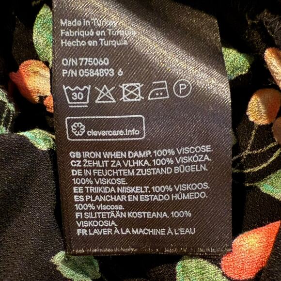 H&M Cherry Sleeveless Mini Dress Women's Size 2 Black Red Green - Picture 8 of 11